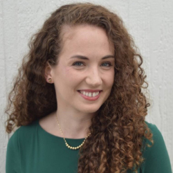 Laura Couch headshot